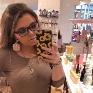 Meet your Posher, Amber